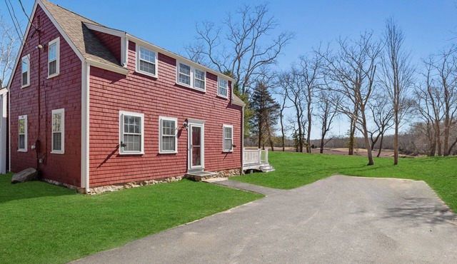 Cranberry Meadow Farm is a newly renovated Carriage House that sleeps 8.