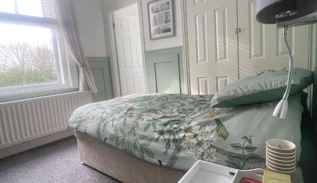 Crockets Hotel