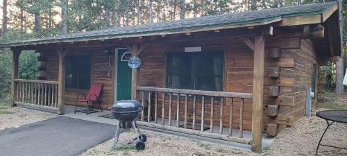 Crossroads Motel & Cabins