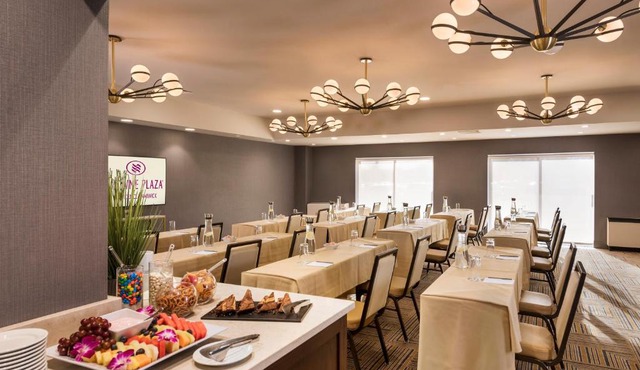 Crowne Plaza Providence-Warwick (Airport) by IHG