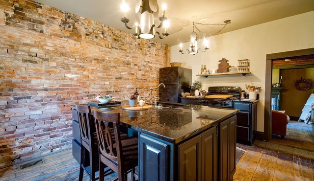 Cumberland House - A Cozy Historical Stay