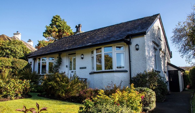 CURLEW COTTAGE AT HAWKSHEAD, pet friendly, with a garden in Hawkshead