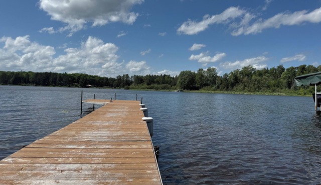 Cute 2-bedroom cottage on Lost Lake in the heart of the Northwoods