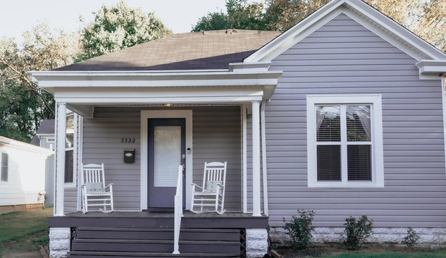Cute, Chic, Pet Friendly Bungalow By St. Matthews!
