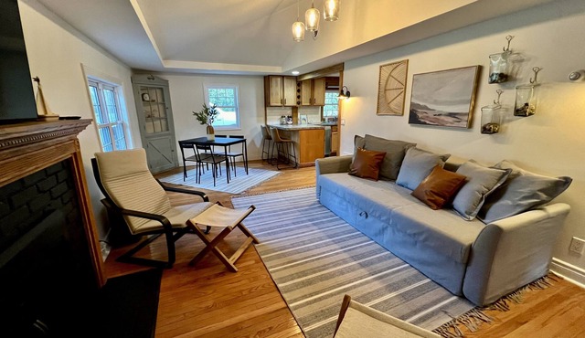 Cute Cottage Steps from the shores of Torch Lake-- the perfect family getaway