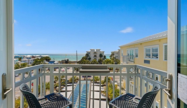 CUTE! Soak in Gulf Views and