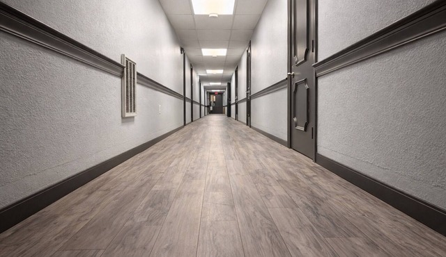 Days Inn by Wyndham Amherst OH – Near Cleveland, Cedar Point & Lake Erie