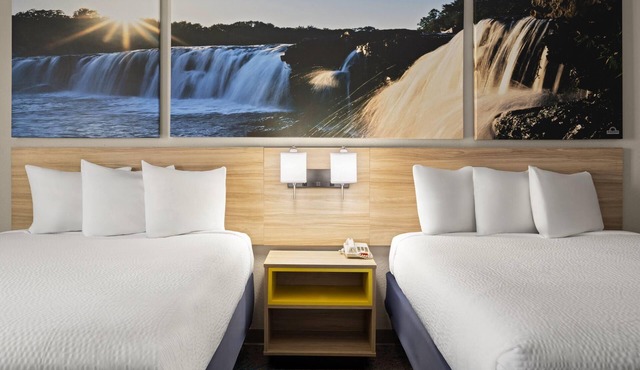 Days Inn by Wyndham Jamestown