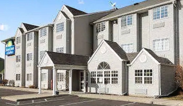 Days Inn & Suites by Wyndham Lafayette IN