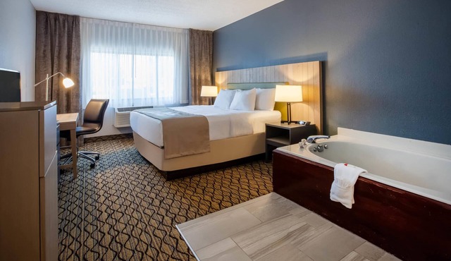 Days Inn & Suites by Wyndham Rochester Hills MI