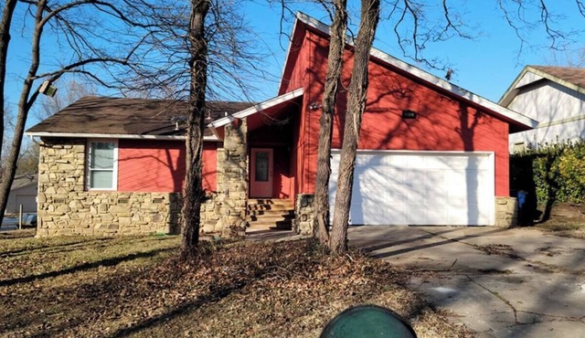 Delightful 3-bedroom house in great, safe location.