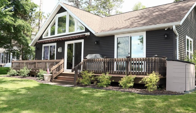 Delightful 4-bedroom house in Wautoma on the waters edge of Silver Lake