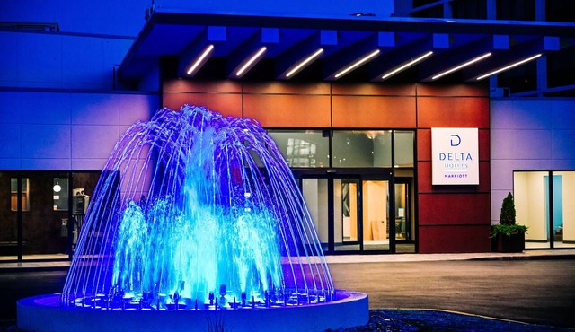 Delta Hotels by Marriott Cincinnati Sharonville