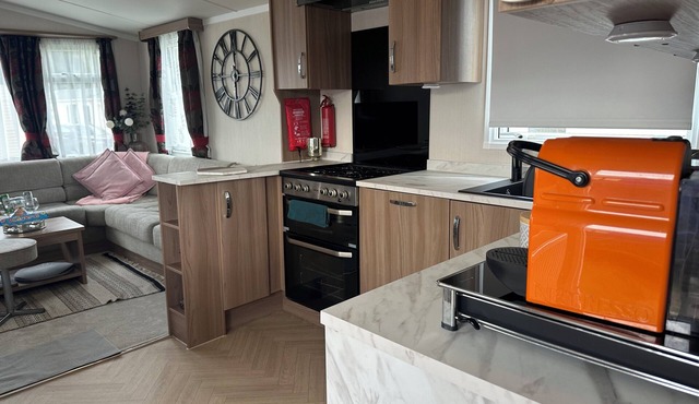 Deluxe 3 bedroom caravan in Haven's Seton Sands Holiday Village,Wifi