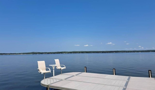 Detroit Lake, Shorewood Drive
