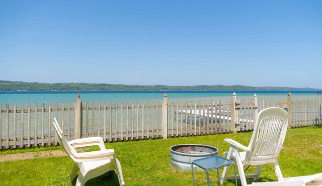Directly on Suttons Bay with central air