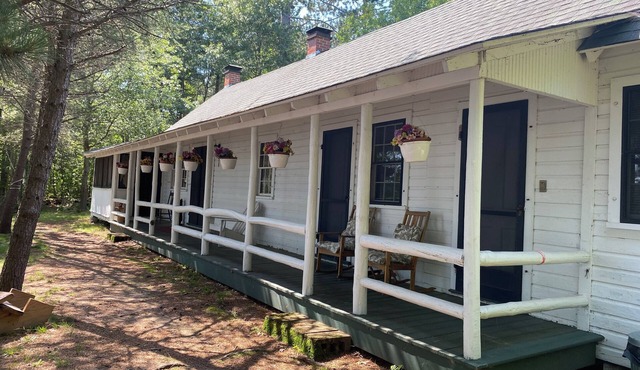 Discover serenity in Wisconsin- stay at our spacious 4-bedroom cabin