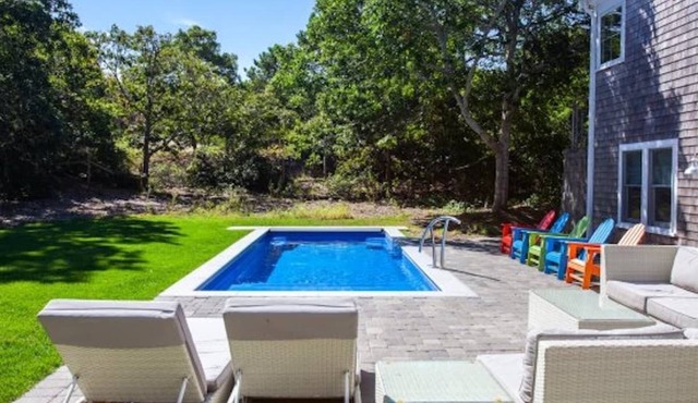 Dog Friendly 4 Bedroom with Pool, 2 Min Walk to Beach