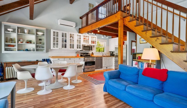 Dog-Friendly Cape Cottage Near Beach & Towns