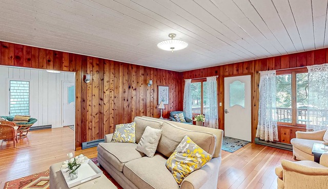 Dog-friendly downtown Glen Arbor home with deck, gas grill, and washer/dryer