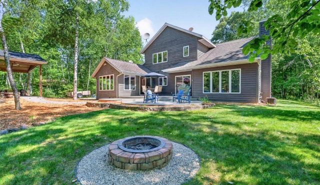 Dog Friendly Home in Sturgeon Bay with fire pit