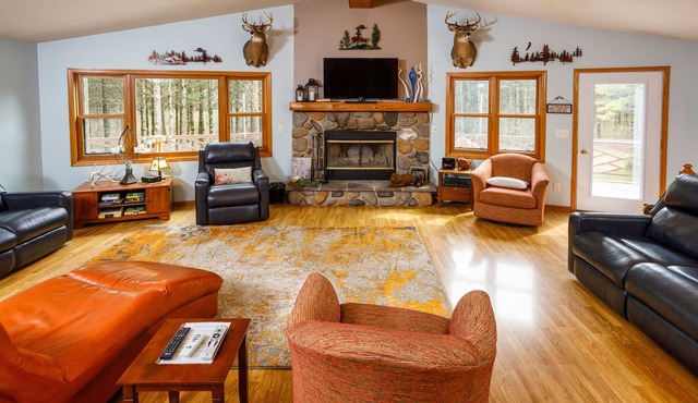 Dog-Friendly! Pine Tree Retreat