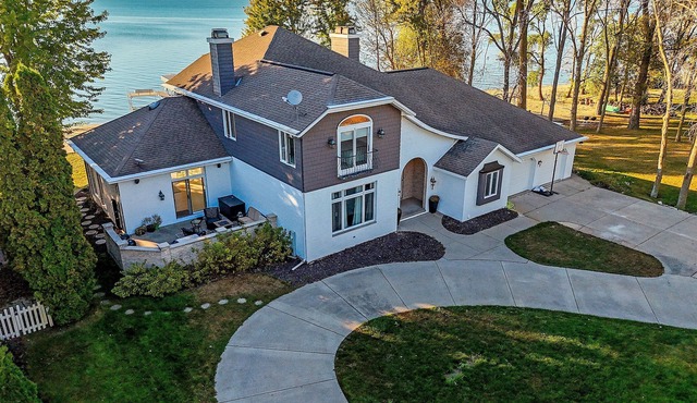 Door County 6 Bedroom Home. 25 minutes from Lambeau Field