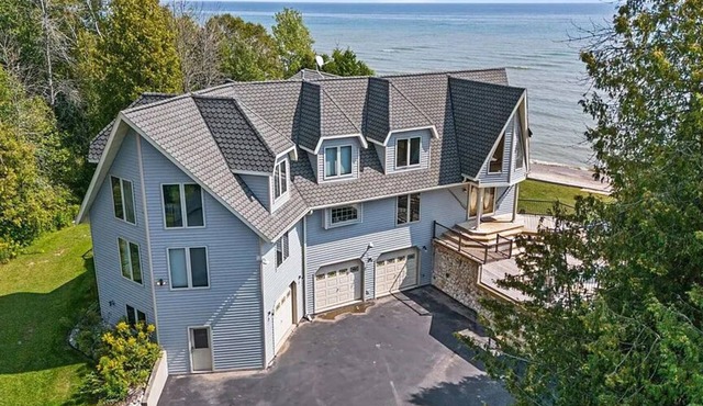 Door County Area Waterfront Estate | Game Room