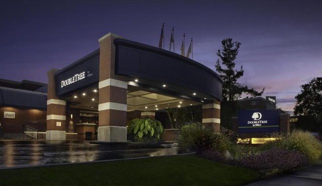 DoubleTree by Hilton Akron Fairlawn