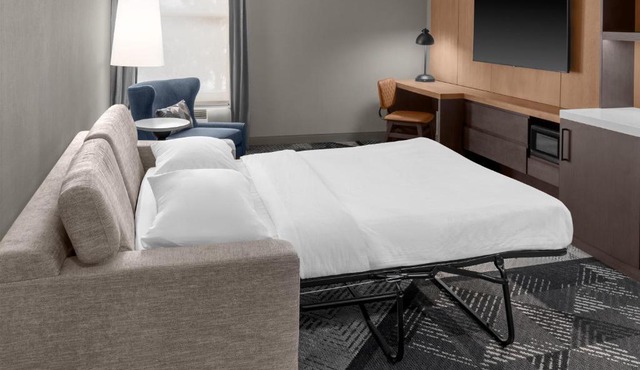 DoubleTree by Hilton Dayton Fairborn