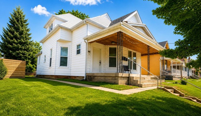 Downtown 1BR Stay | Walk to Cafes & Parks
