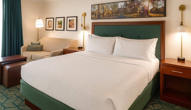 Downtown Athens Stay | 1 King Bed | Seasonal Pool