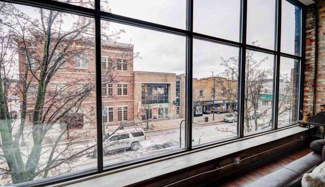 Downtown Luxury Traverse City Loft Union/State St