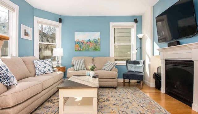 Downtown Newburyport | Rooftop Deck | 30+ Nights