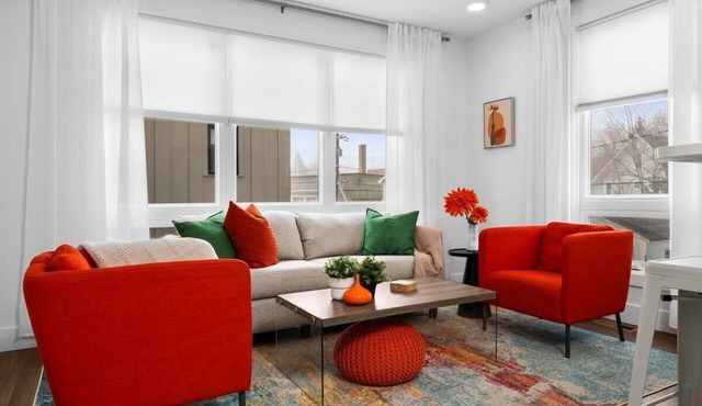 Downtown TC Condo w/Rooftop + Walk to Beach