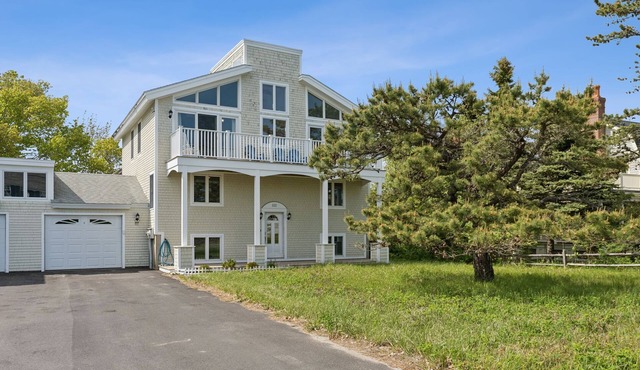 Drakes Island! Ocean Views!- Across from Drake's Island Beach!