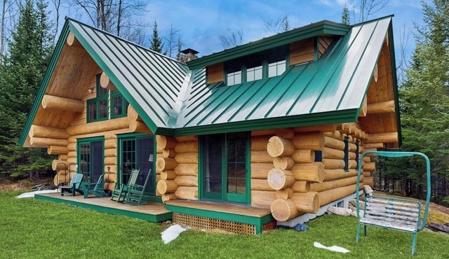 Dreamy, dog-friendly cabin home near Cannon Mountain Ski Resort
