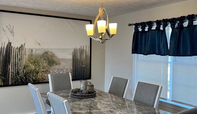 DriftwoodHouse @ Ocean Landing Condominiums 1 minute walk to the beach Sleeps 8
