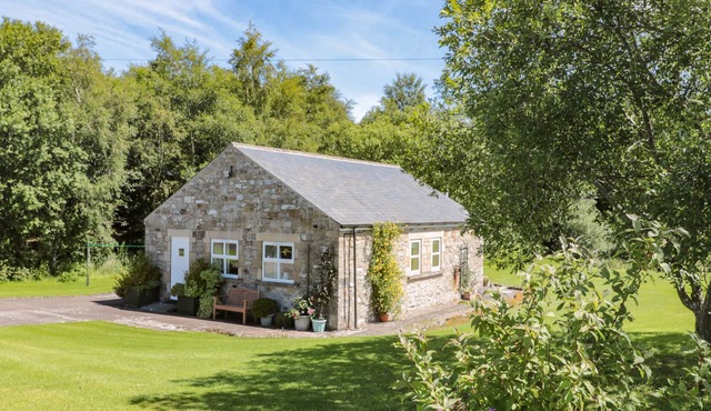 DROVERS REST, family friendly, with a garden in Otterburn