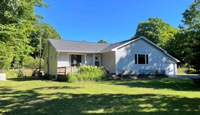 Drummond Island Hotel & Vacation Homes - Inland Retreat