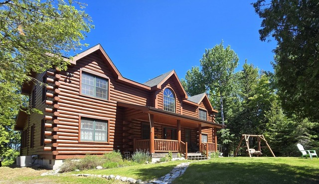 Drummond Island Hotel & Vacation Homes - A Notch Above