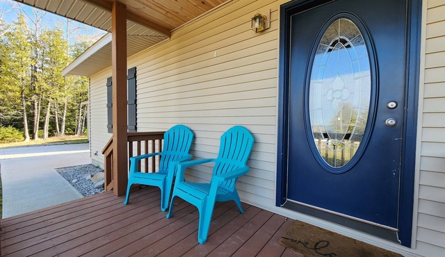 Drummond Island Vacation Homes - Cozy Cottage