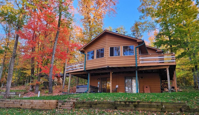 Dual Cabins-Hot Tub, 3 Kings, 2 Kitchens
