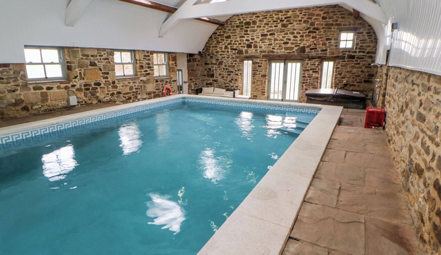DURHAM COTTAGE, pet friendly, with pool in Wolsingham