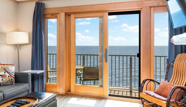 East Bay Suites