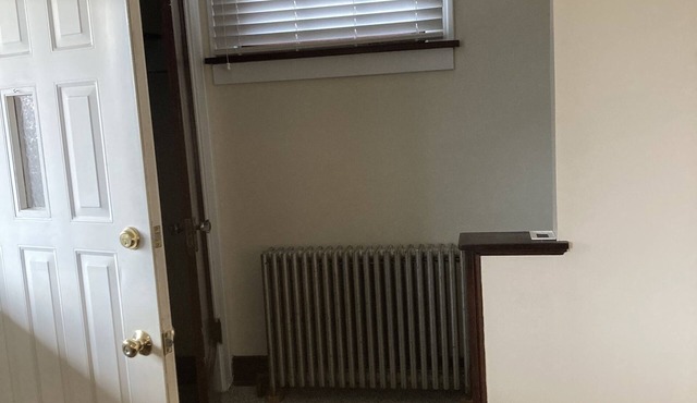 East of Pgh spacious house-2 brms+office-2ba-new kitchen-safe nbhd,off-st pkg