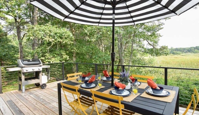 Eclectic Wellfleet Style Home near Lt. Island!
