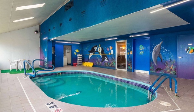 Econo Lodge Kent - Akron West