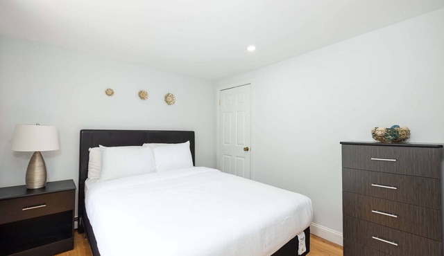 Economy 2 Bed w/Free Parking