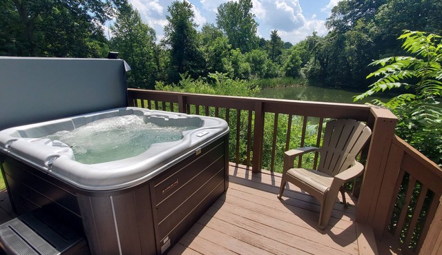 Edgewater Escape A-frame Cabin (Hocking Hills Area)